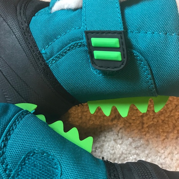 Cat & Jack Snow boots - T-Rex Toddler 5 - Picture 5 of 9